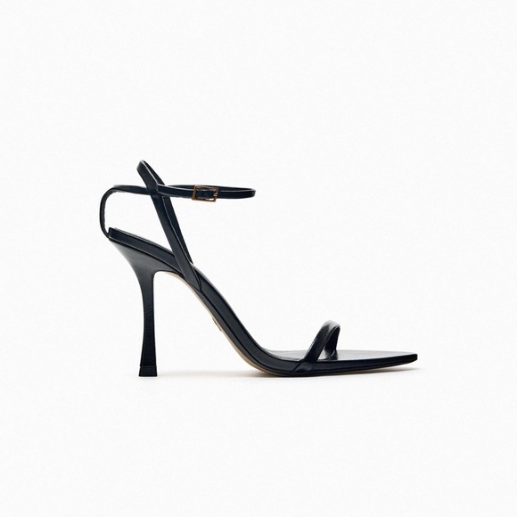 Elegant Black Strappy Heels - Picture 4 of 4